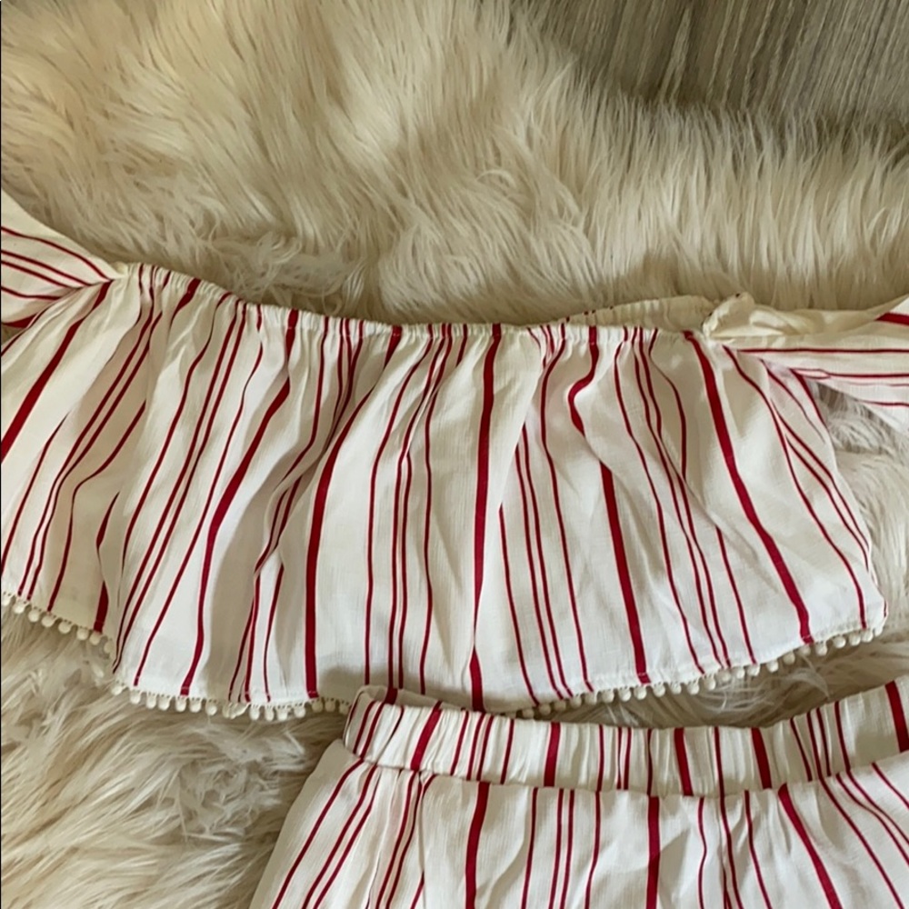 Two piece set - Picture 3 of 3